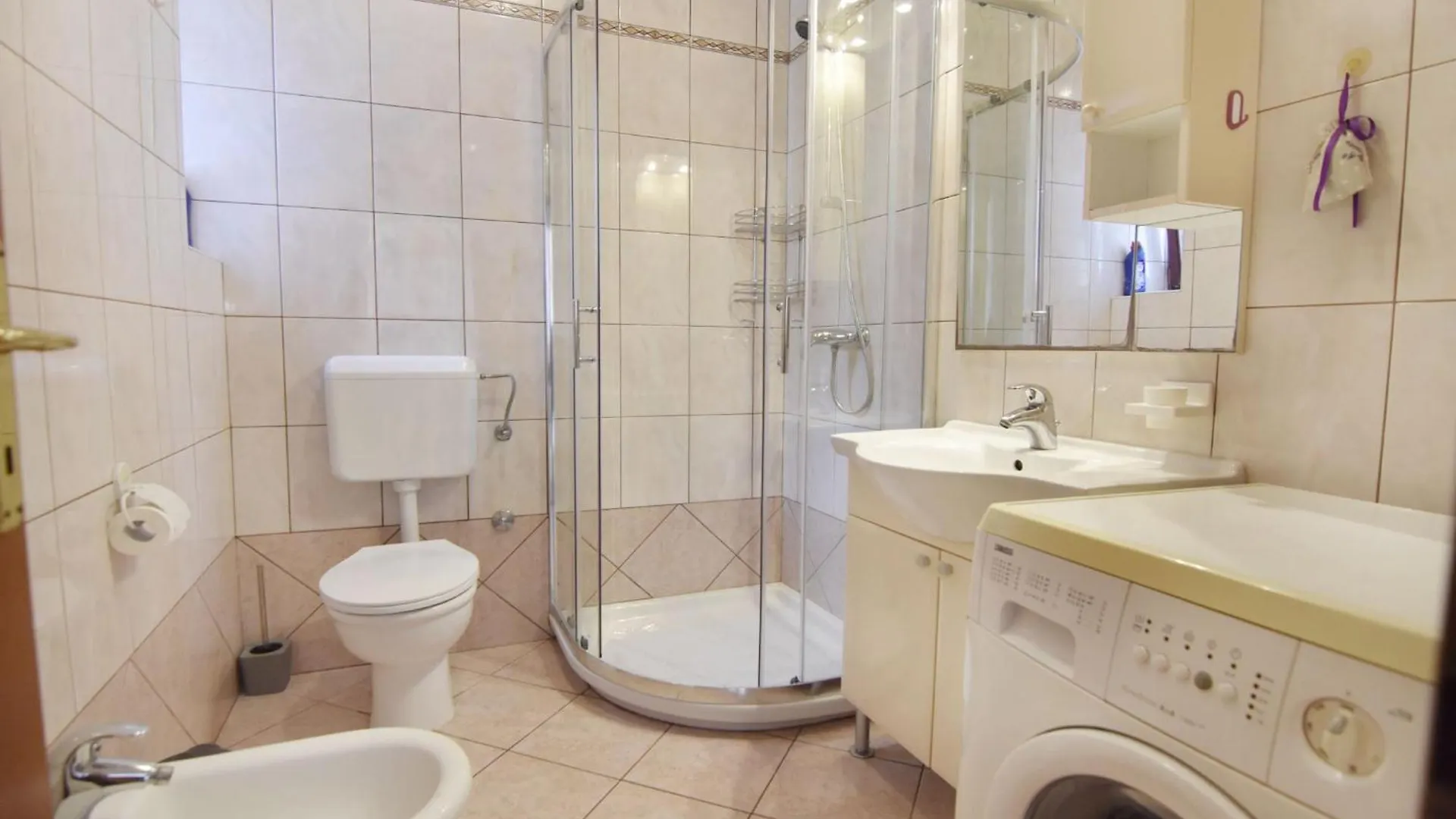 Grosse Wohnung In Umag Mit Grossem Garten Und Meerblick Apartment
