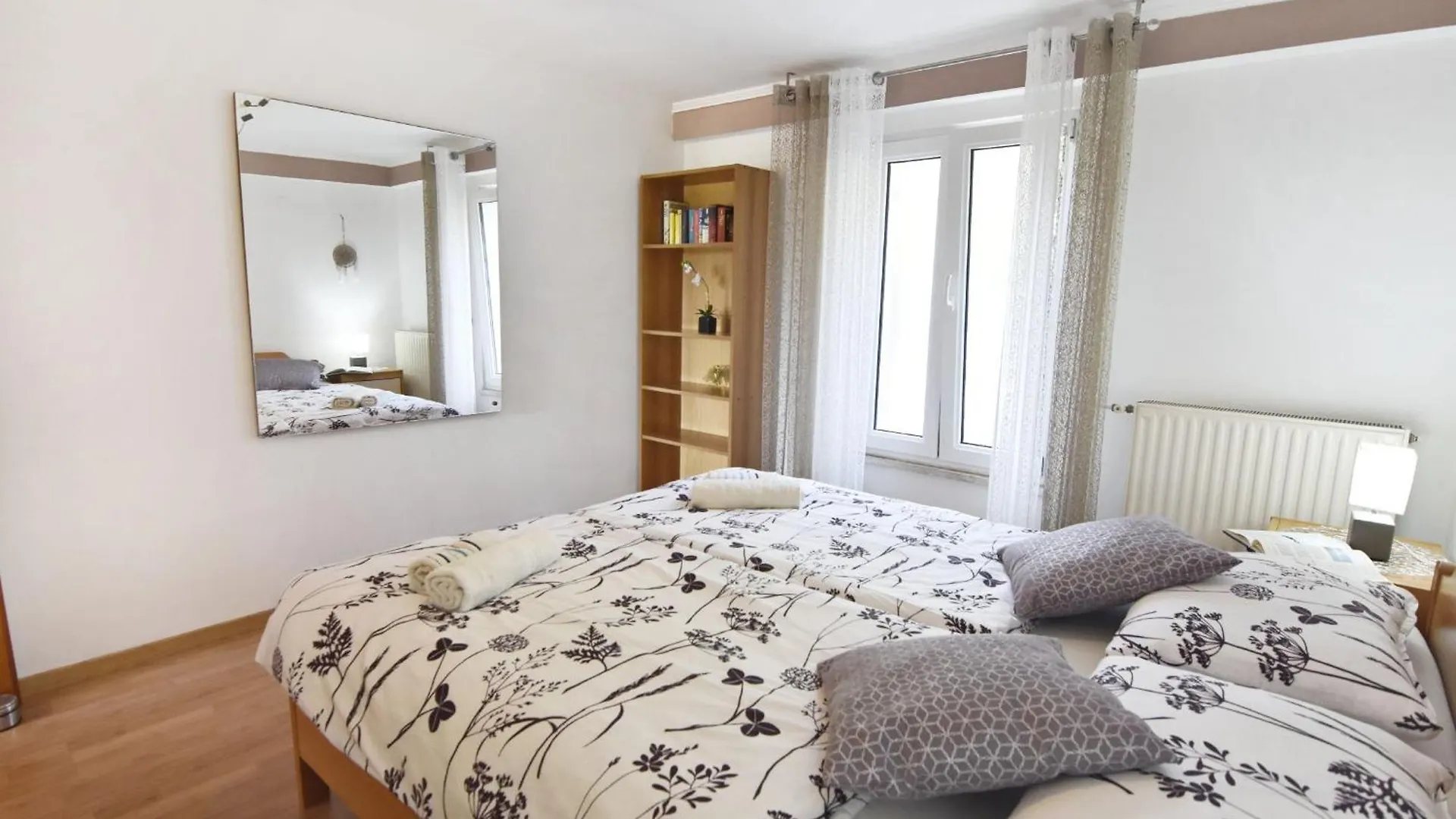 Grosse Wohnung In Umag Mit Grossem Garten Und Meerblick 0*,  Croatia