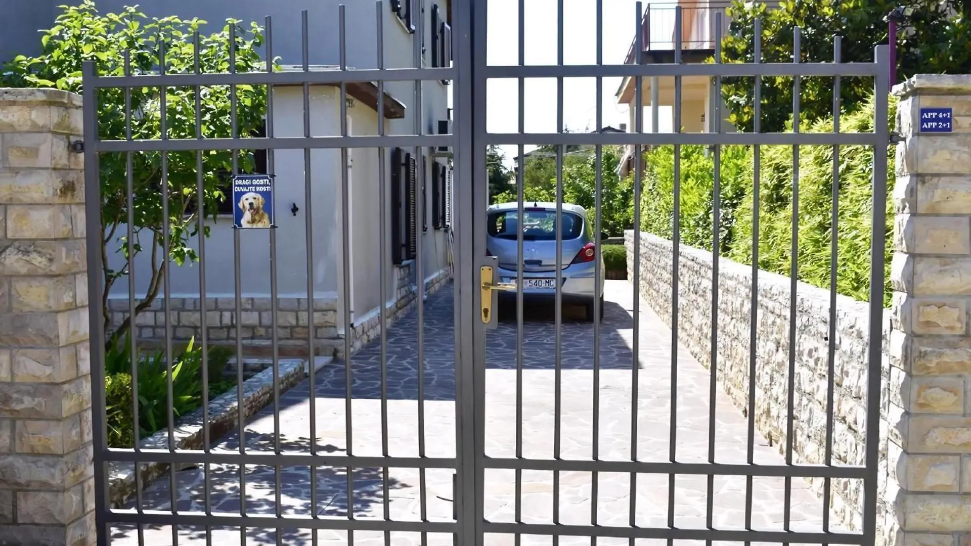 Grosse Wohnung In Umag Mit Grossem Garten Und Meerblick Croatia