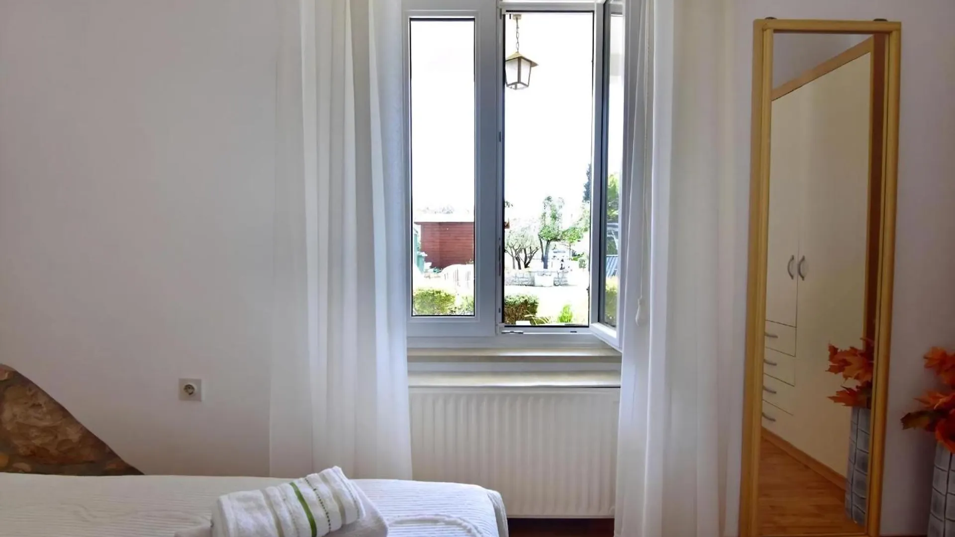 Grosse Wohnung In Umag Mit Grossem Garten Und Meerblick 0*,