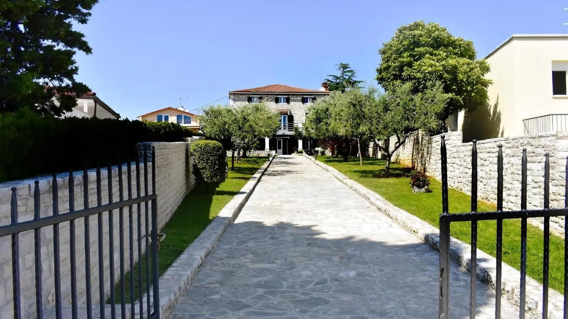 Apartment Grosse Wohnung In Umag Mit Grossem Garten Und Meerblick