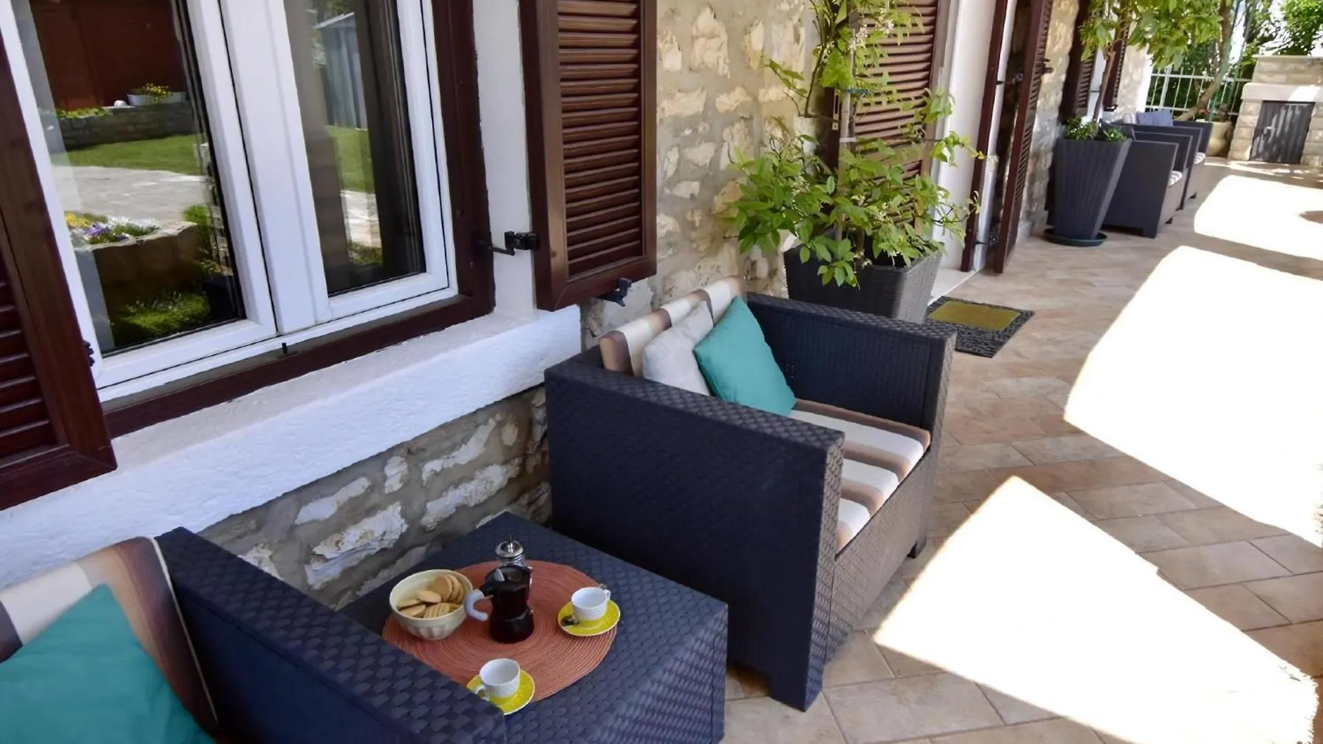 Grosse Wohnung In Umag Mit Grossem Garten Und Meerblick Apartment