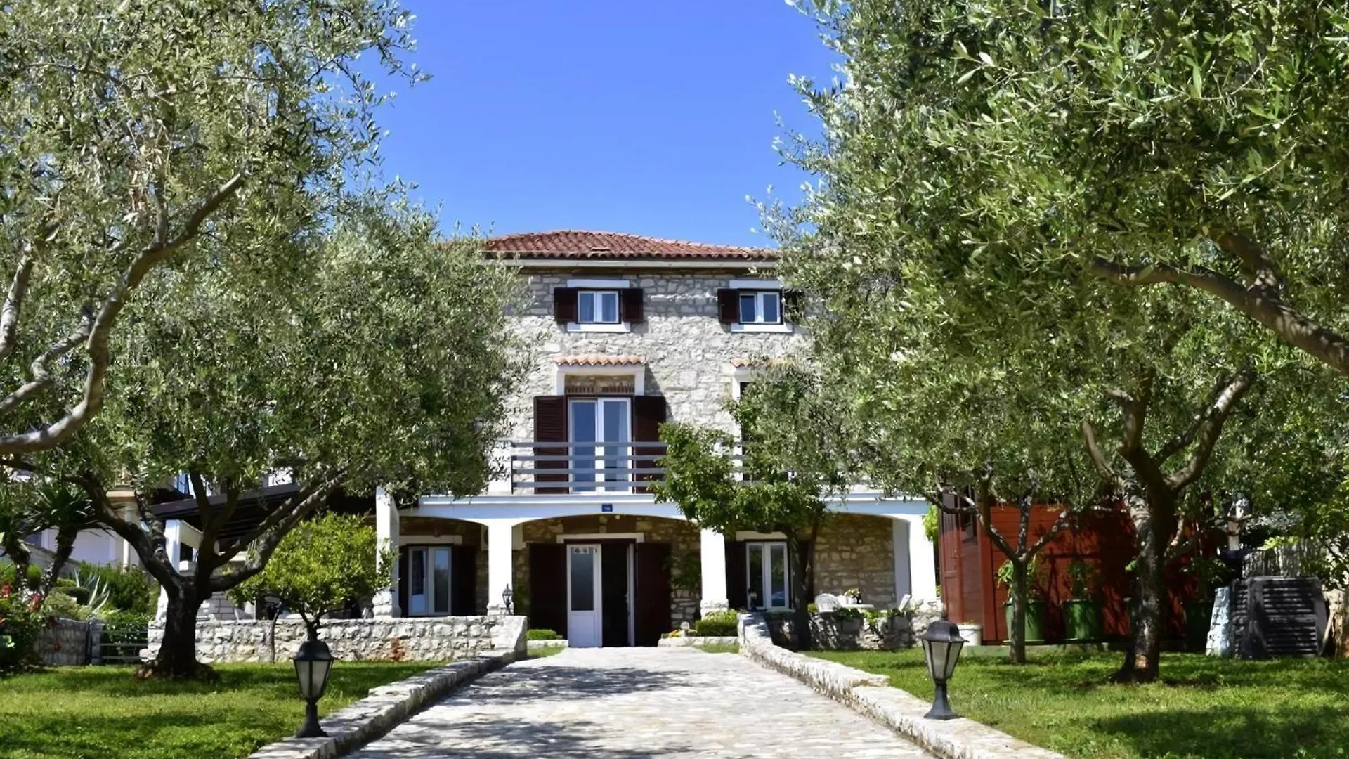 Grosse Wohnung In Umag Mit Grossem Garten Und Meerblick