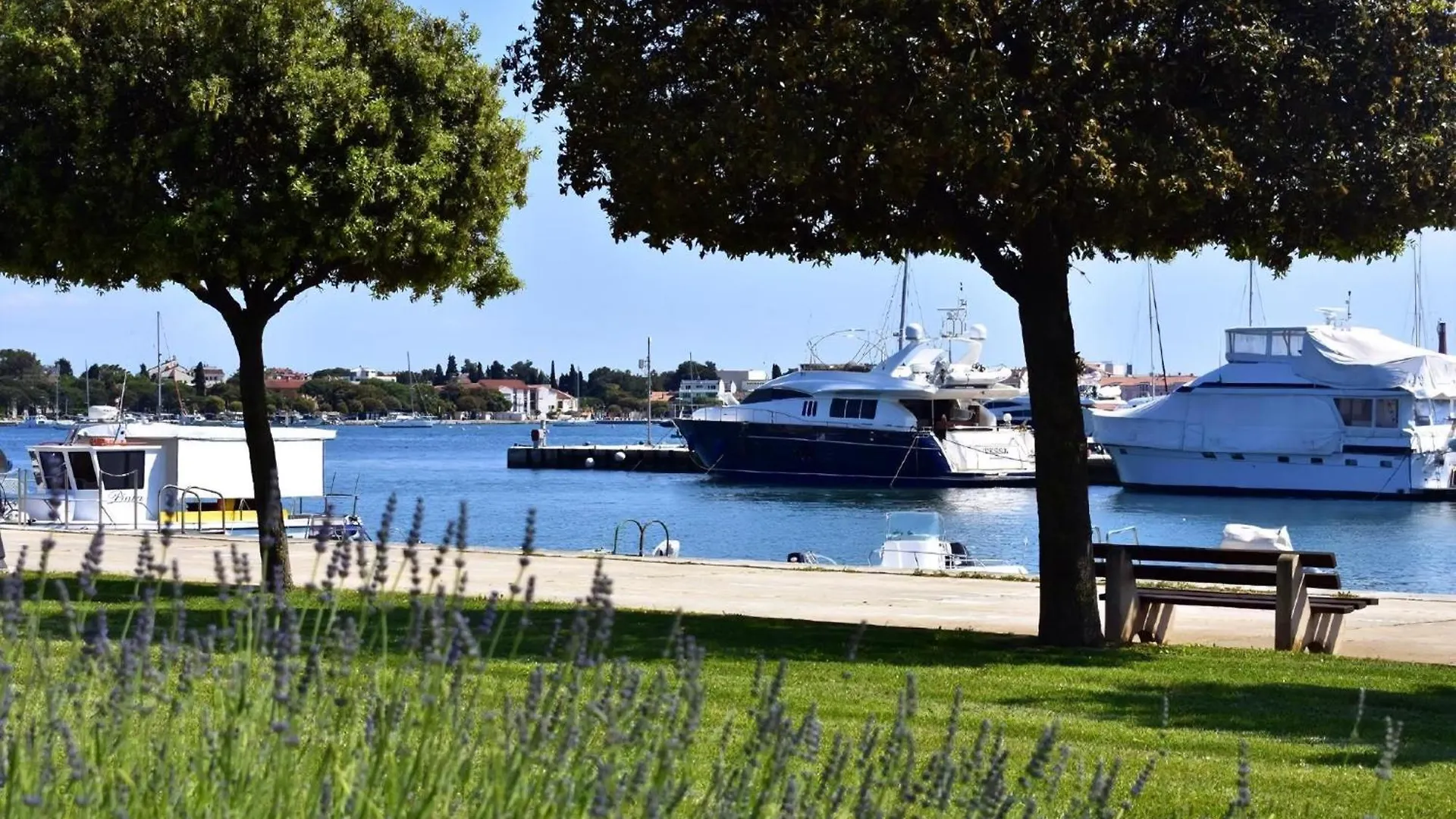 Grosse Wohnung In Umag Mit Grossem Garten Und Meerblick 0*,  Croatia